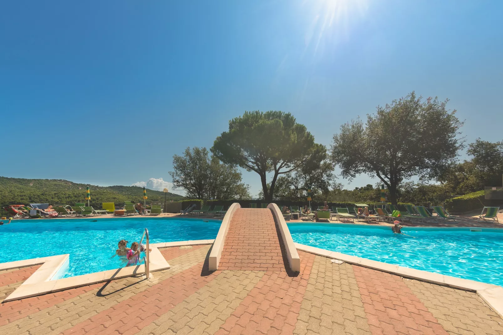 Ferienanlage Villaggio Colombo Andora Typ VT6CM / V6 Comfort-Pool