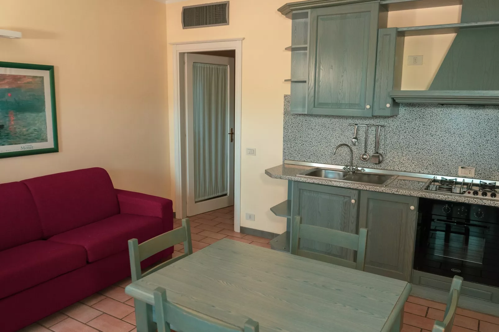 Assisi 4 pax-Living room