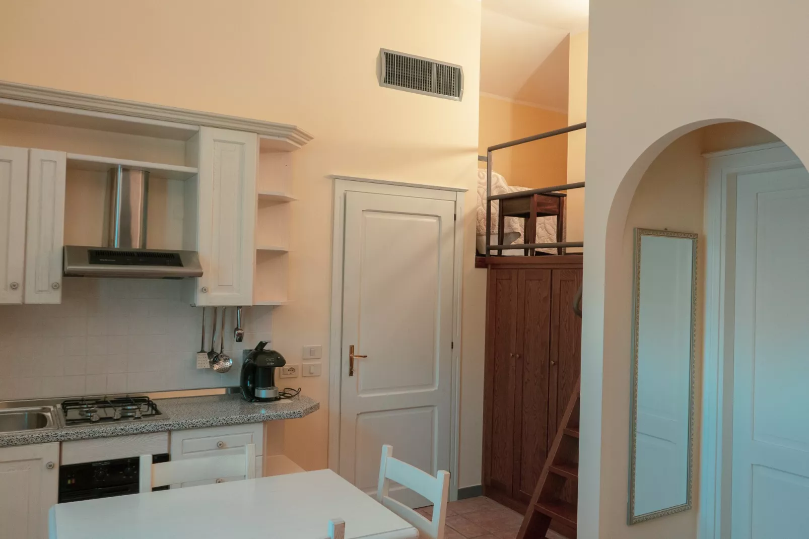 Assisi 4 pax-Dining room