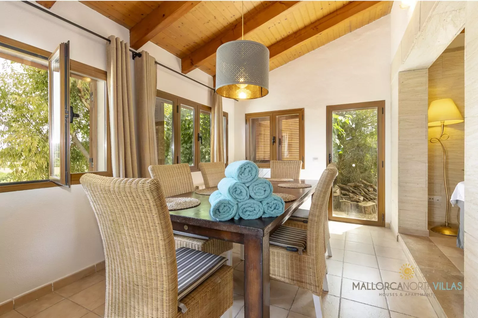 Villa Alejandra con piscina privada y gran jardín-Salle à manger