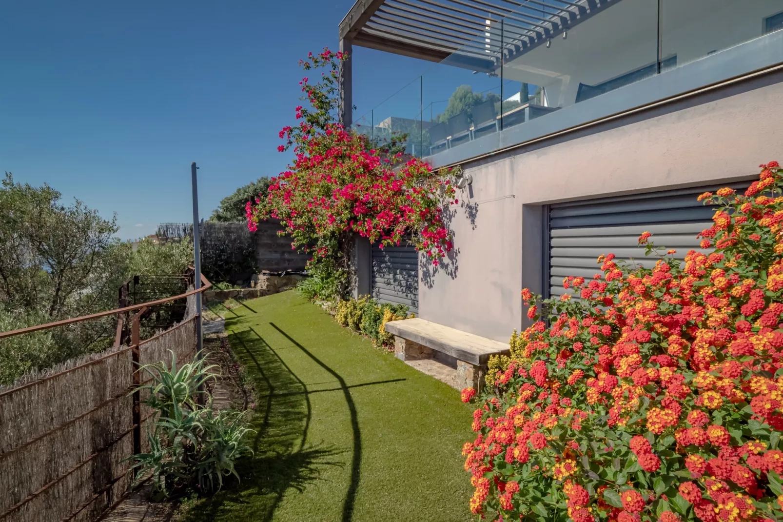 VILLA VELAZQUEZ Roses-Outdoor