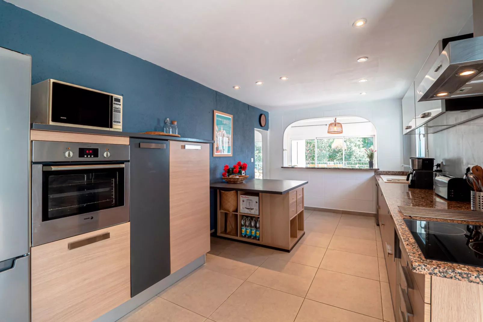 VILLA ESMERALDA Canyelles-Kitchen