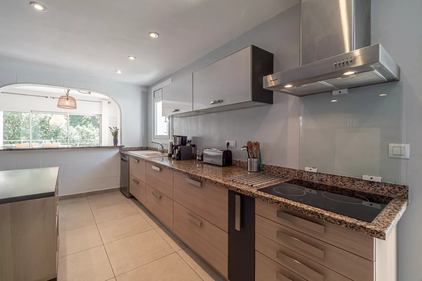 VILLA ESMERALDA Canyelles-Kitchen