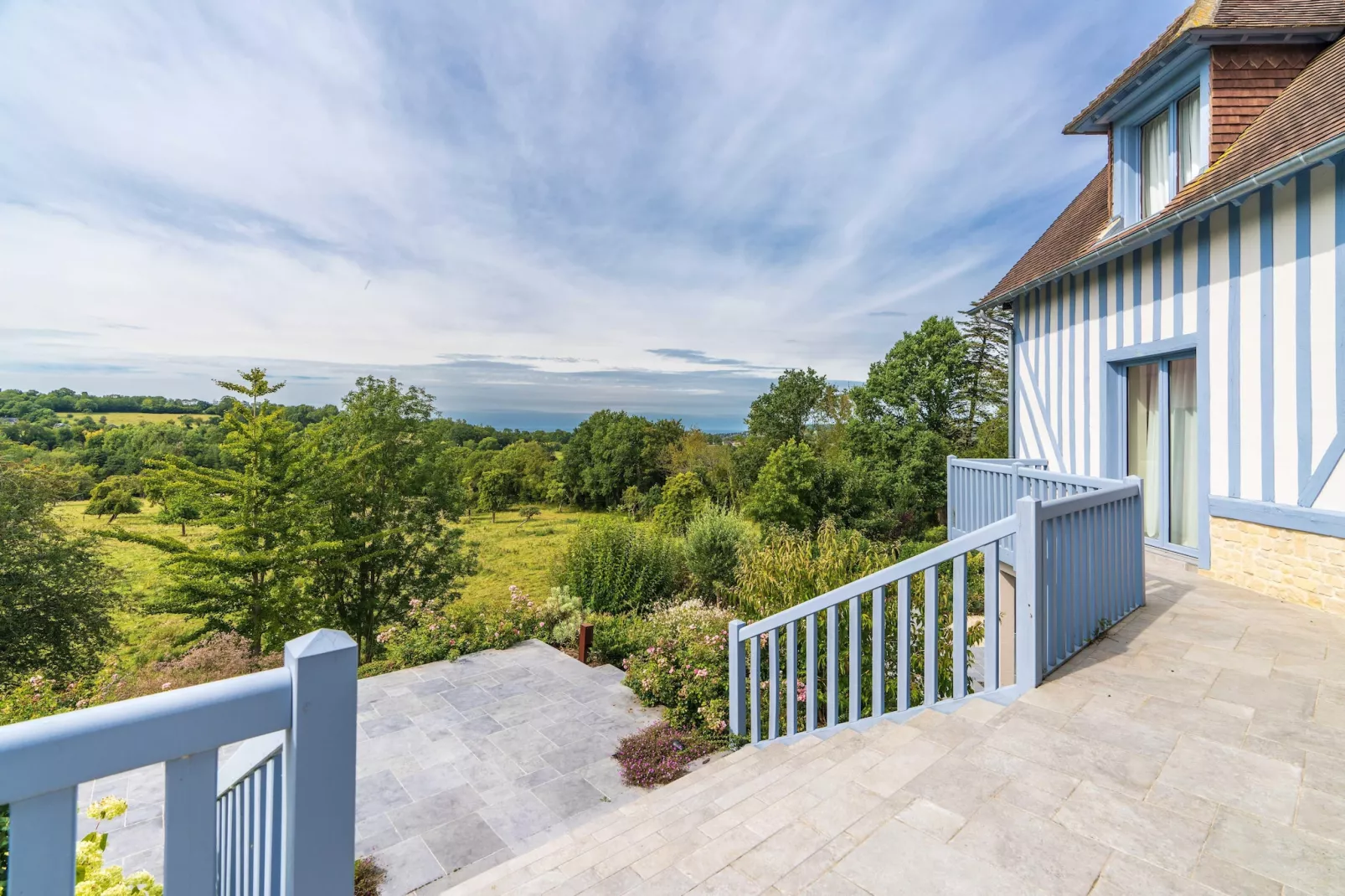 LD-COUTURE-Exterior summer