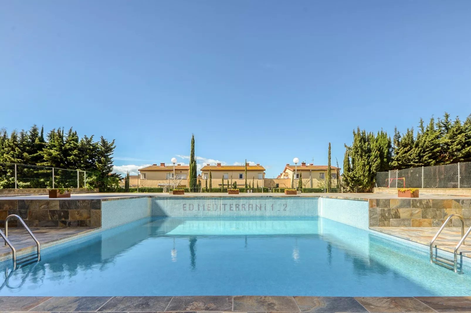MEDITERRANEO 1  5 4 Roses-Pool