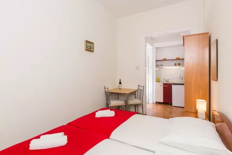 Villa Iveta - Twin Room (Ground Floor) - Martina-Bedroom