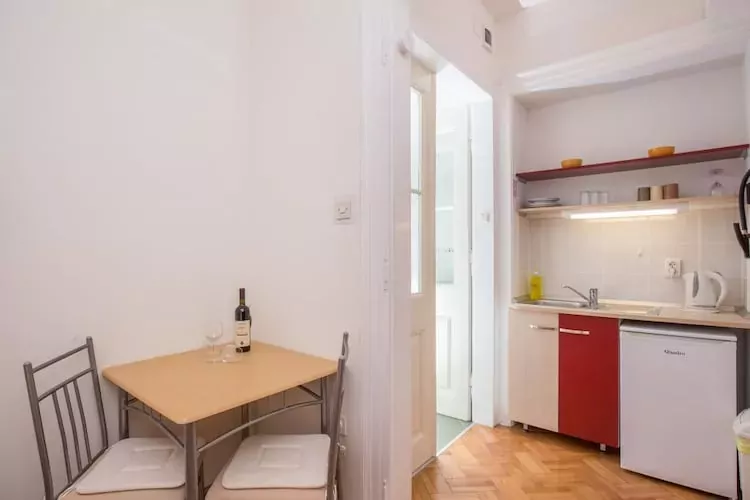 Villa Iveta - Twin Room (Ground Floor) - Martina-Indoor