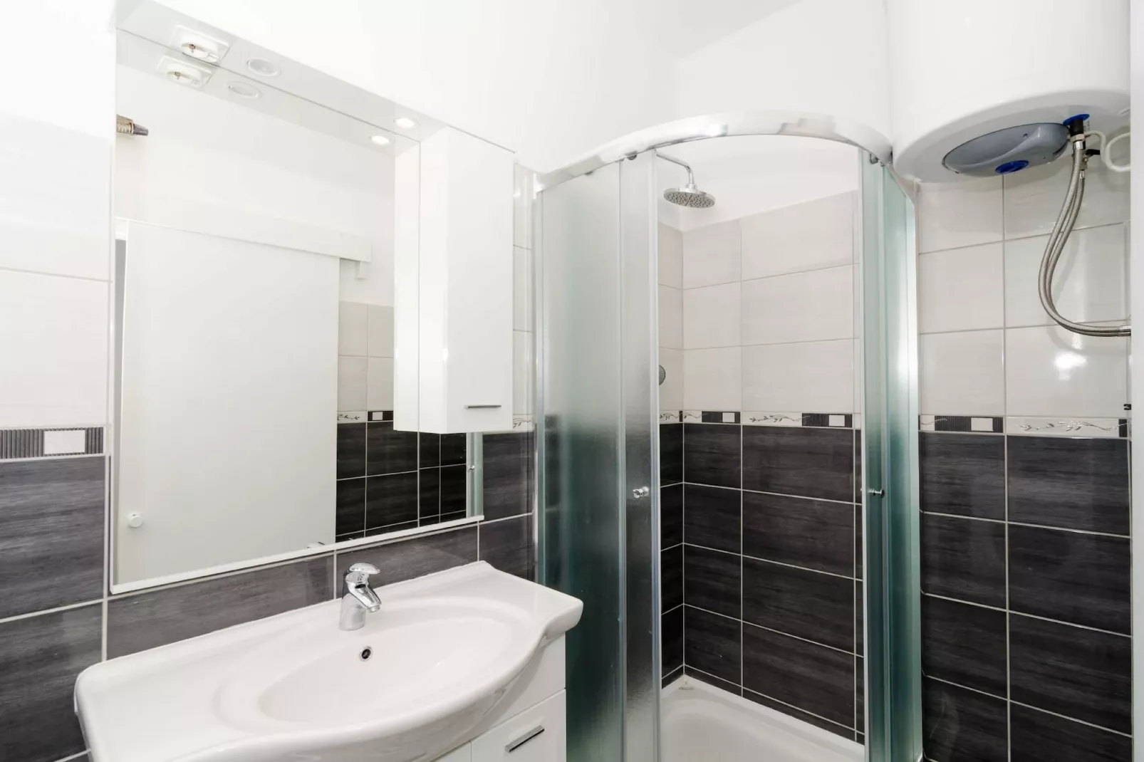 Apartments Isabora - Luxury Two Bedroom Apartment with Terrace and Sea View-Badezimmer