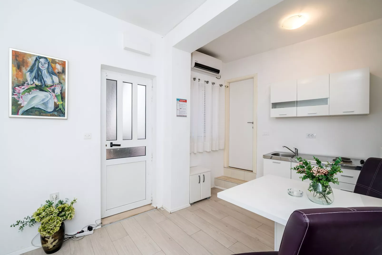 Apartments Isabora - Studio Apartment-Dining room