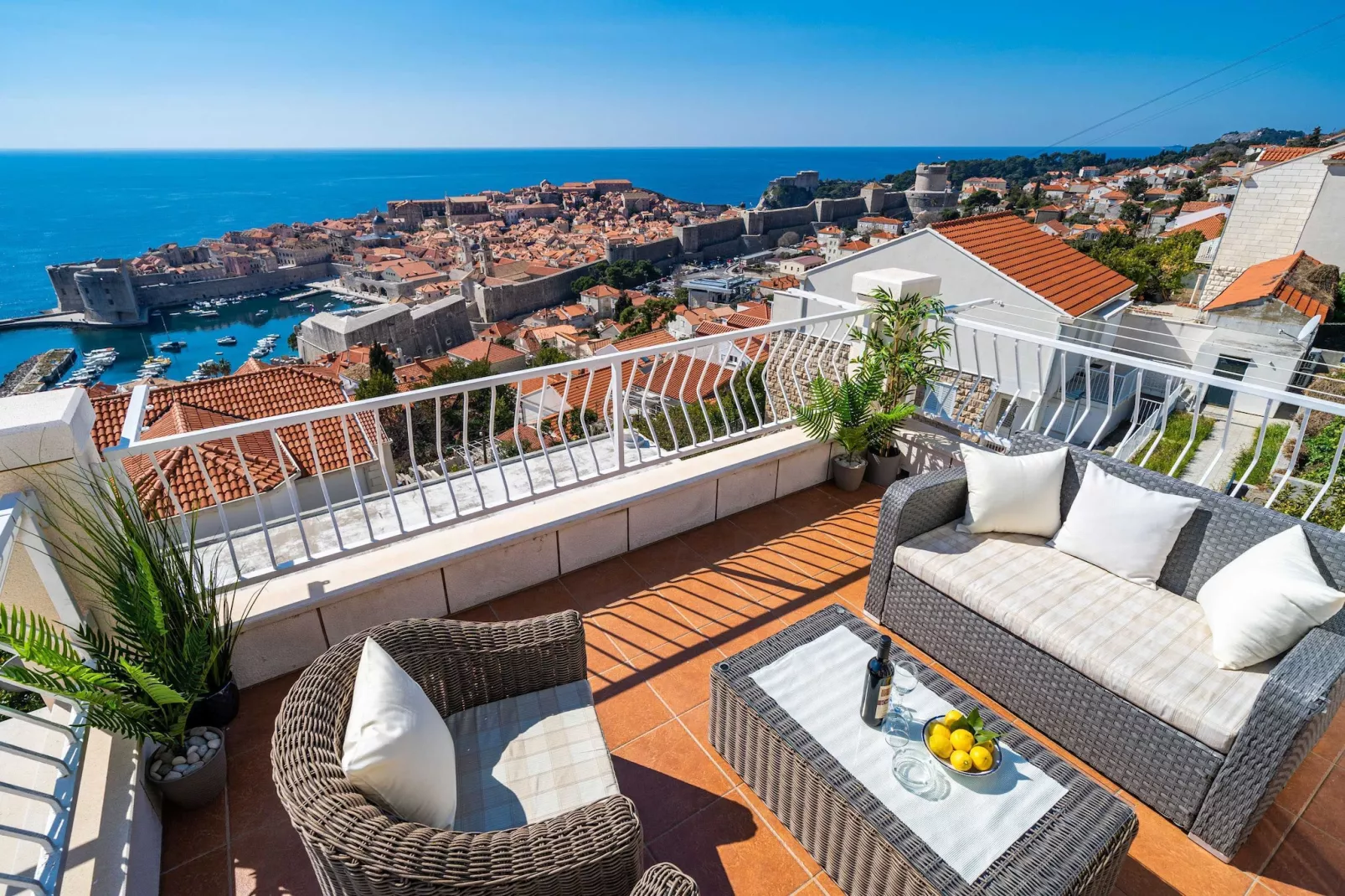 Apartments Isabora - Premium Two-Bedroom Apartment with Terrace and Sea View-Terrasse