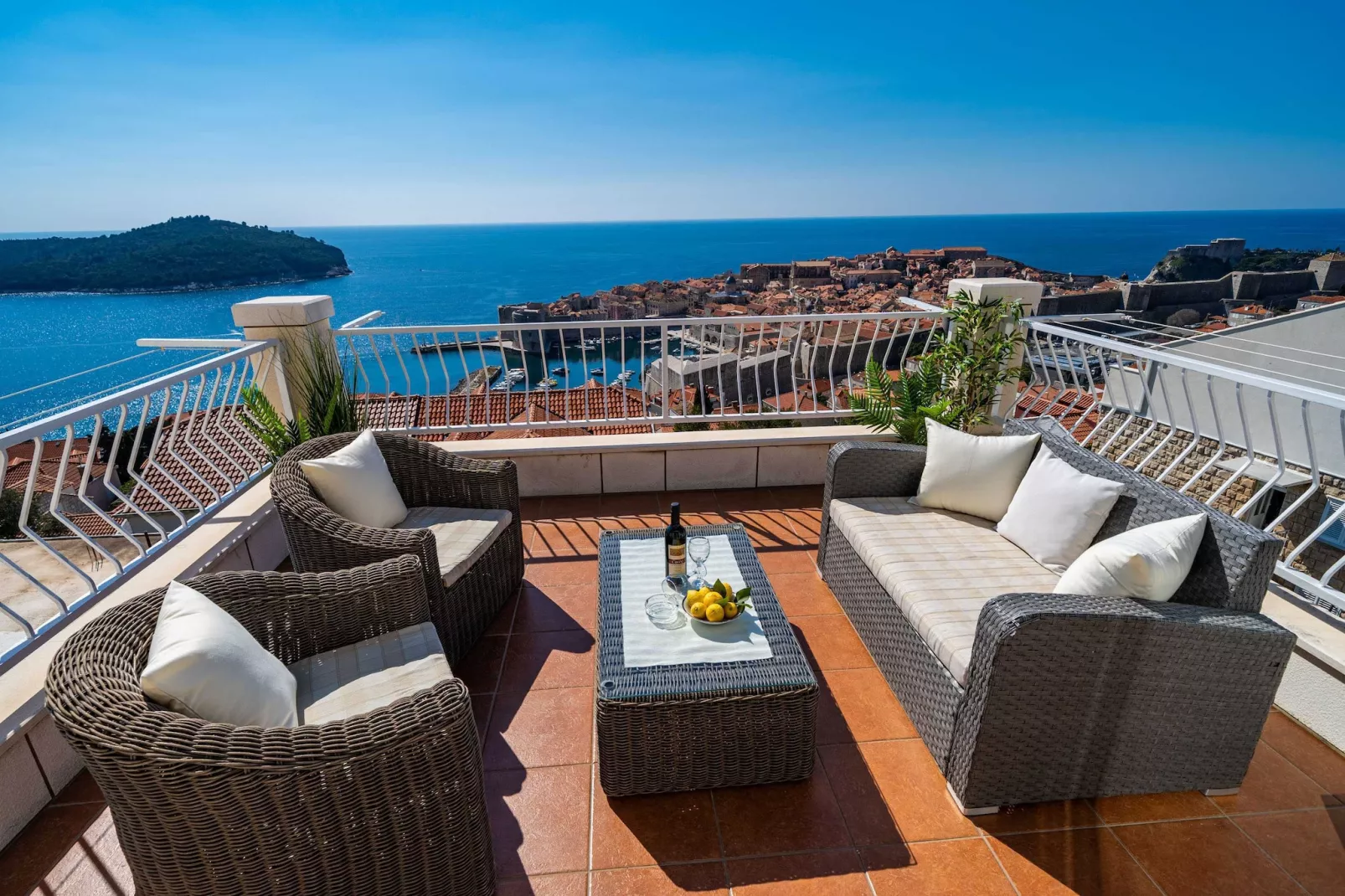 Apartments Isabora - Premium Two-Bedroom Apartment with Terrace and Sea View-Terrasse