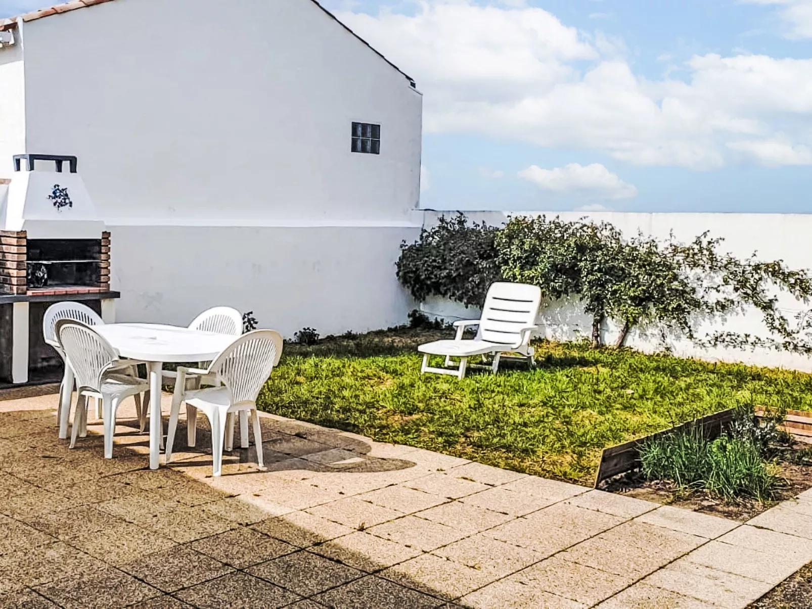 La Bosse XL (Villa + Dépendance)-Outside