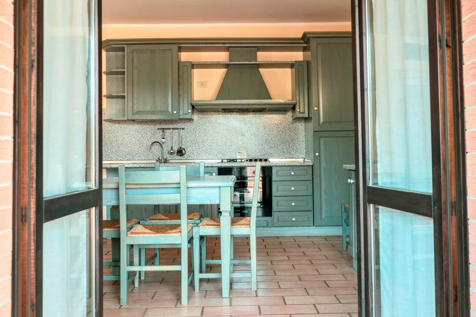 Assisi 4 pax-Kitchen