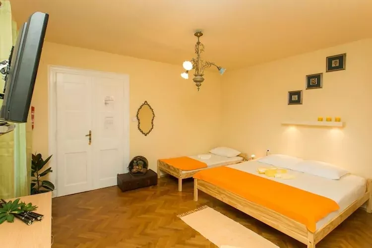 Villa Iveta- Triple Room (Ground Floor) - Martina-Bedroom