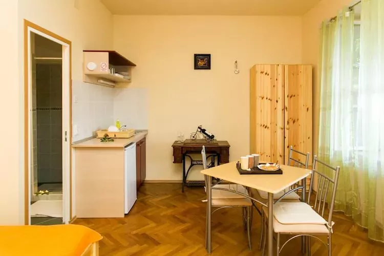 Villa Iveta- Triple Room (Ground Floor) - Martina-Indoor