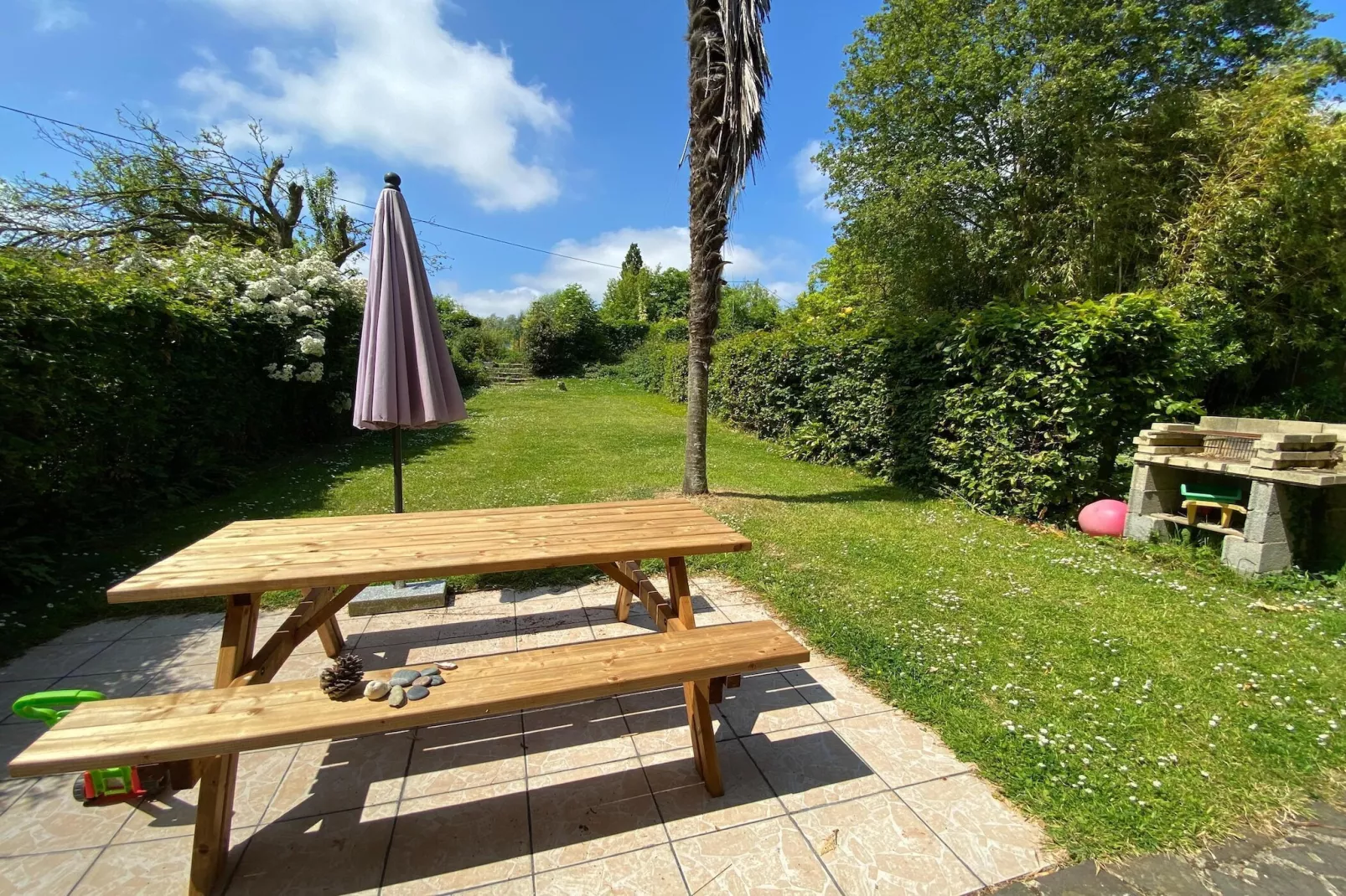 Semi-detached house St Sauveur-le-Vicomte--Gardens summer