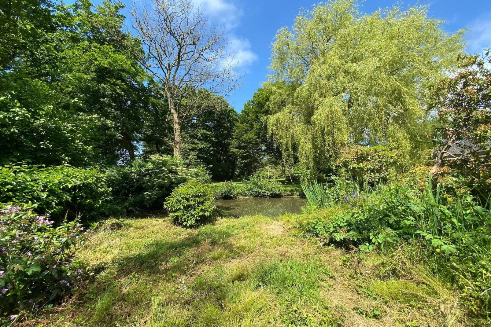 Semi-detached house St Sauveur-le-Vicomte--Gardens summer
