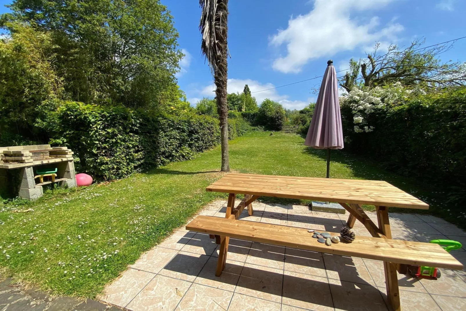 Semi-detached house St Sauveur-le-Vicomte--Gardens summer