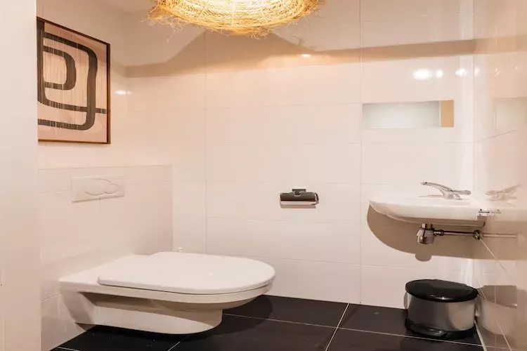 Scheveningen Harbour 18C-Bathroom