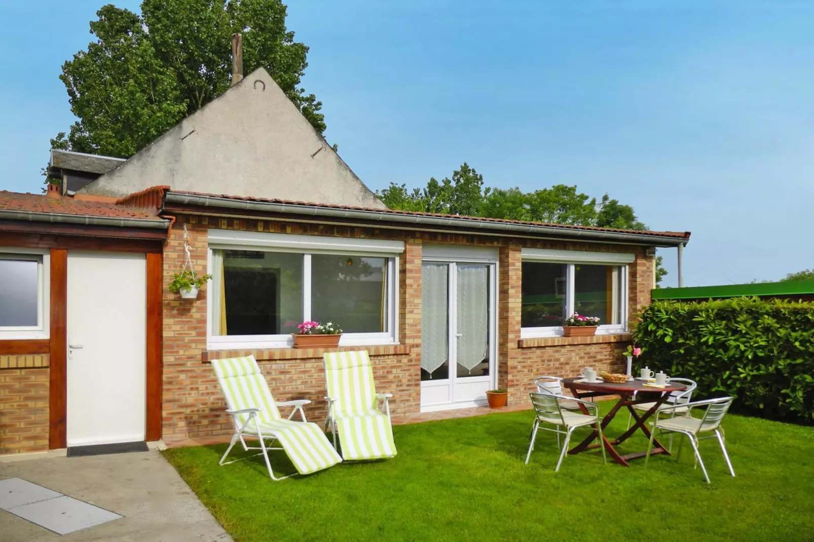 Holiday home Cayeux-sur-Mer-Exterior summer