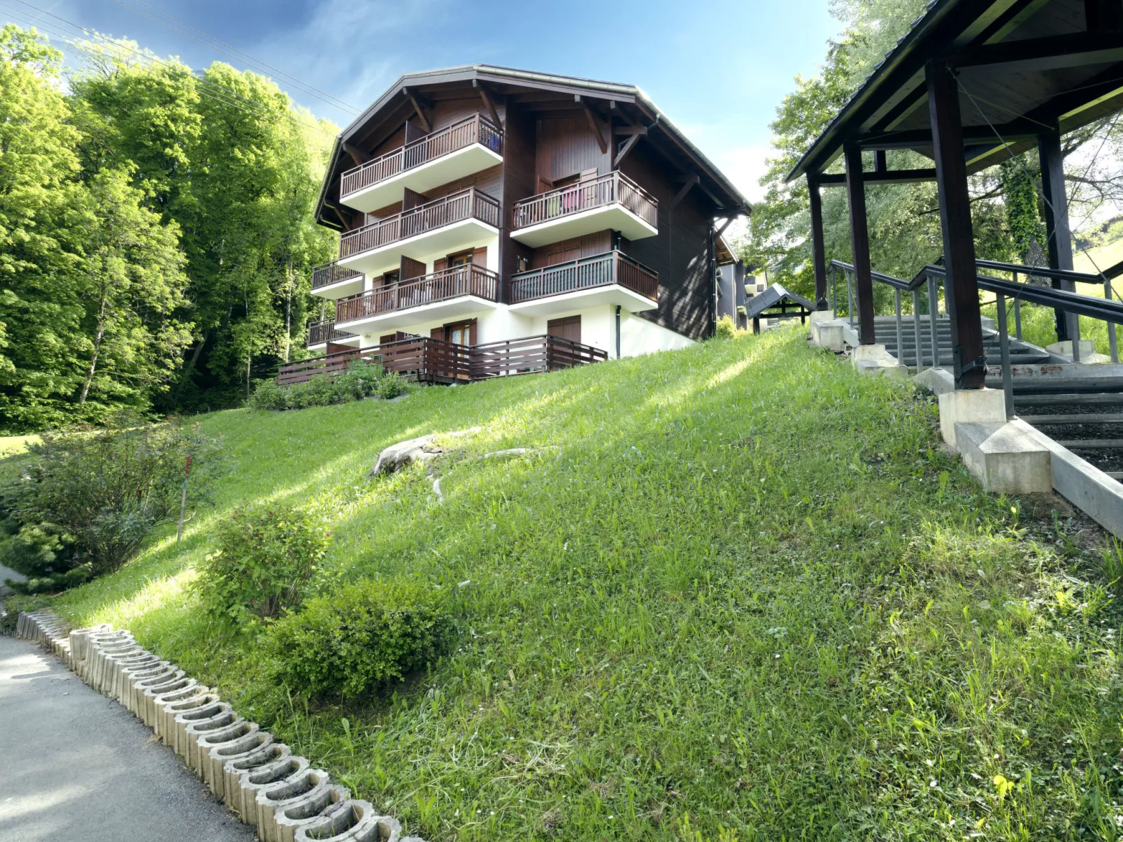 La Piste-Outside
