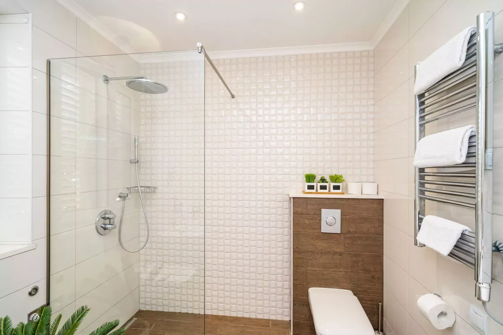 Holiday Home King - Four Bedroom House with Terrace-Badezimmer