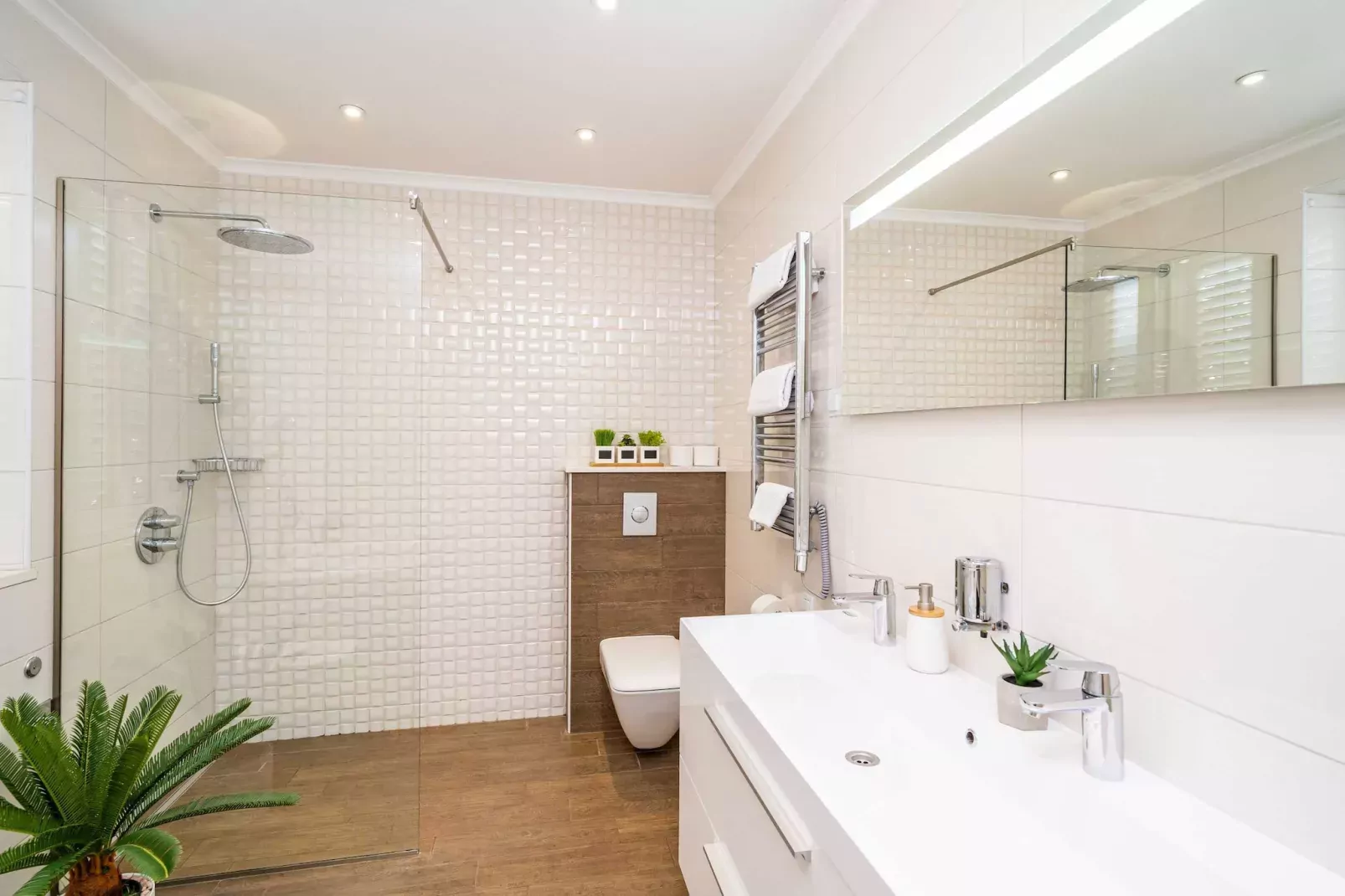 Holiday Home King - Four Bedroom House with Terrace-Badezimmer
