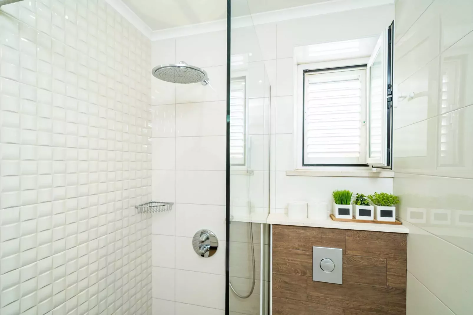 Holiday Home King - Four Bedroom House with Terrace-Badezimmer