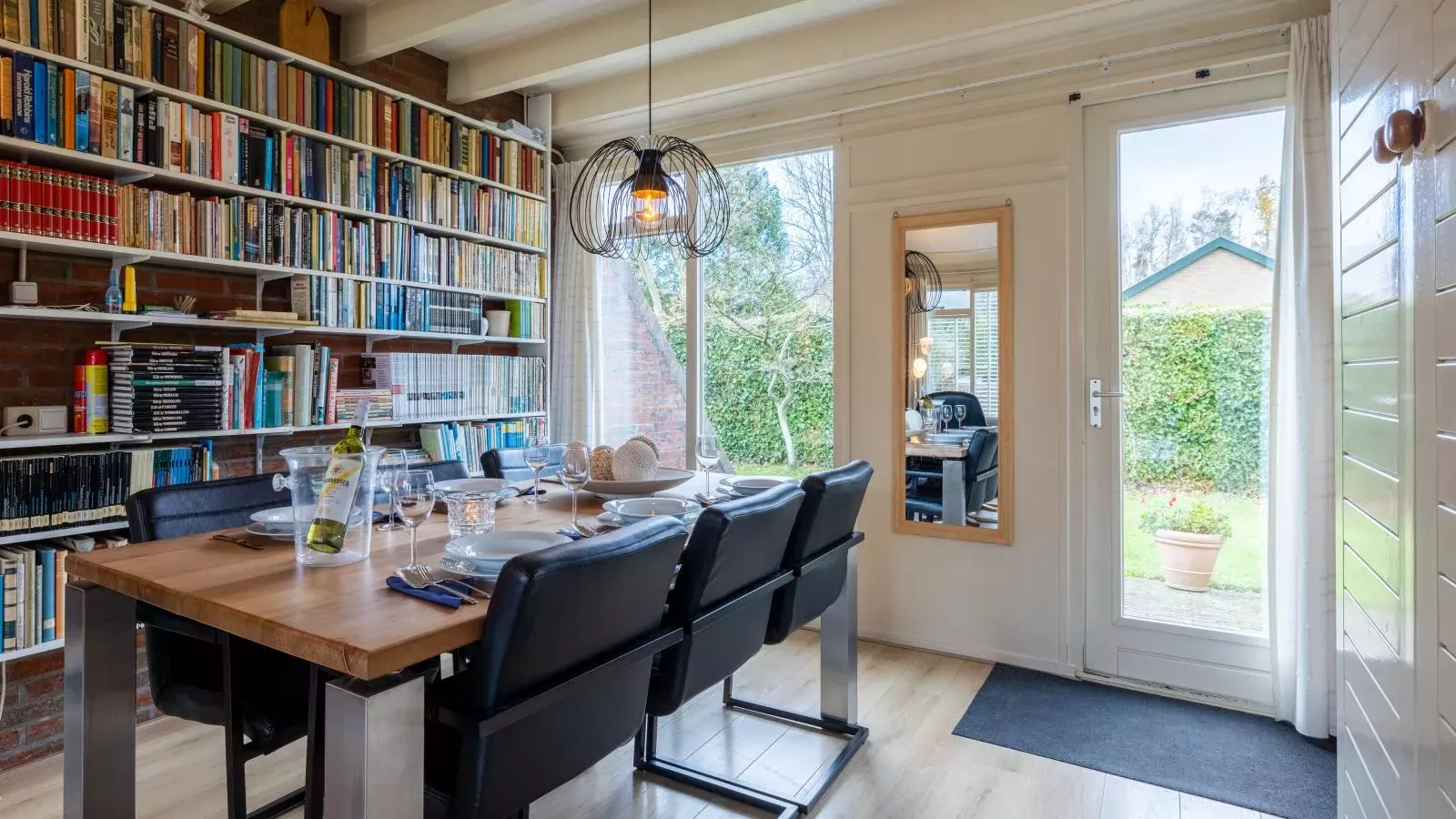 Pronkjewail-Dining room