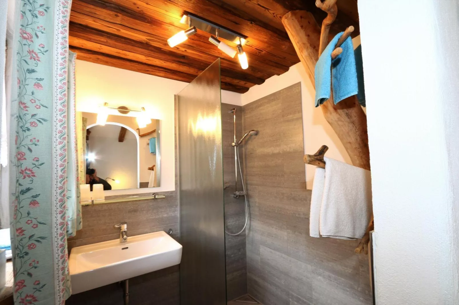 Lieslhütte-Badezimmer