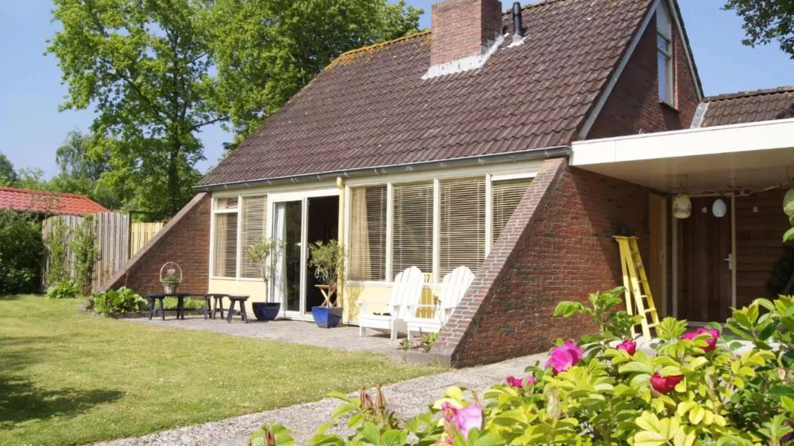 Pronkjewail-Exterior summer