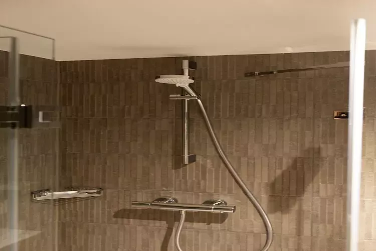 Maurits 1-Bathroom