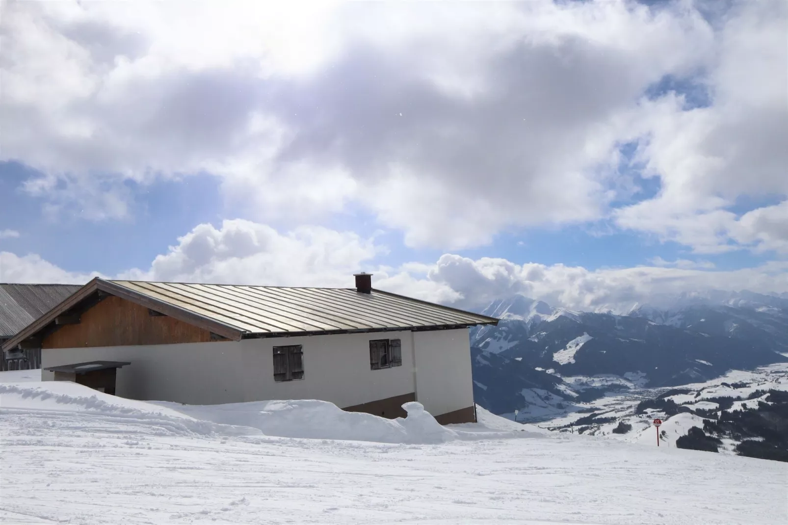 Almhütte Gipfelblick-Außenbereich Winter