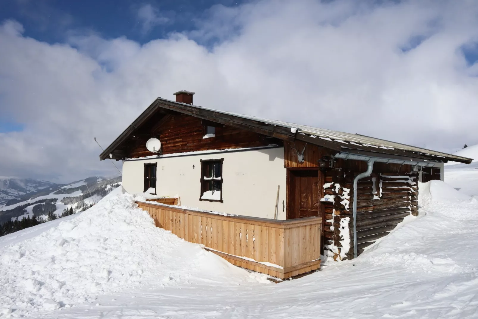 Almhütte Gipfelblick-Außenbereich Winter