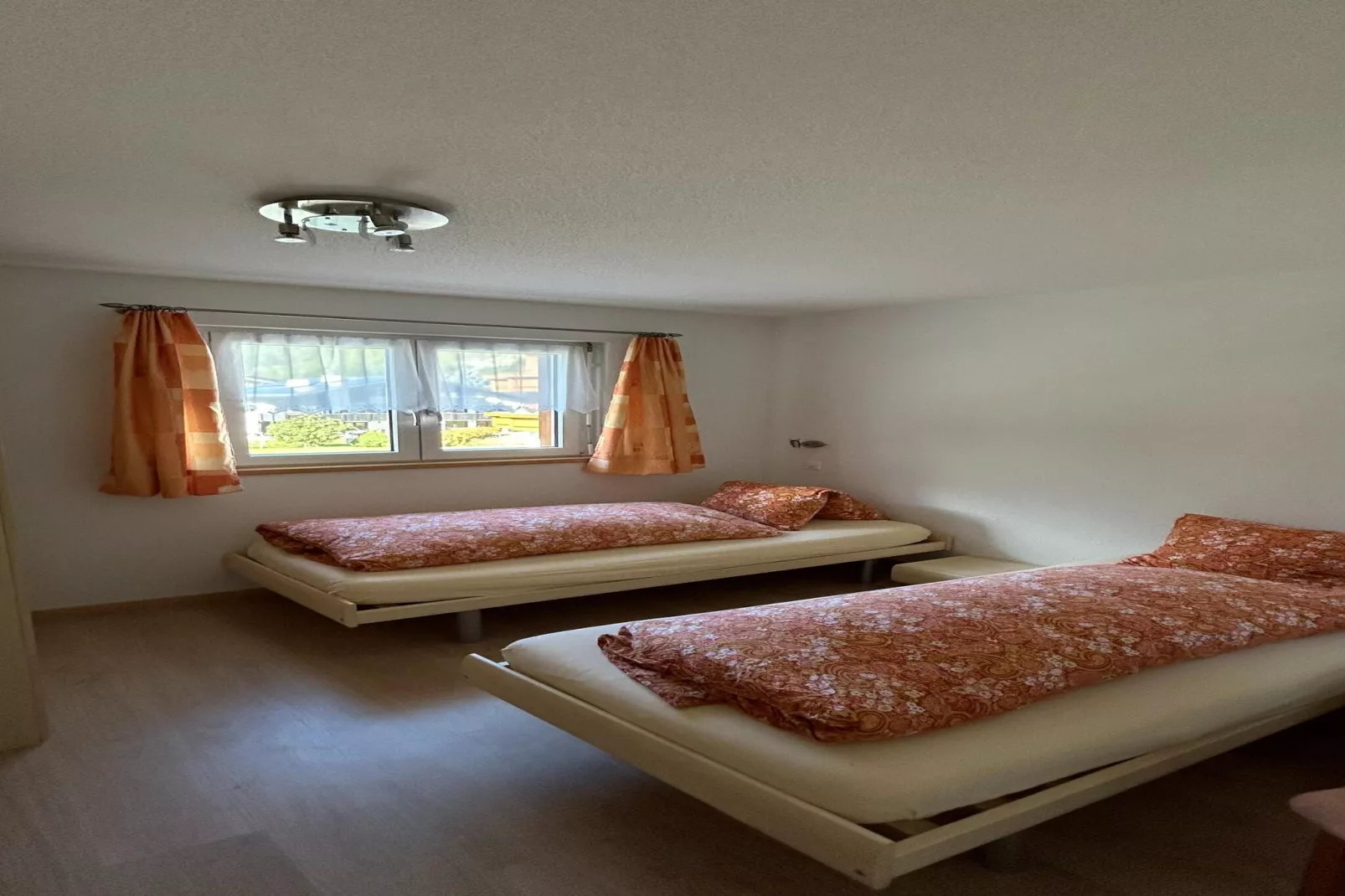 Haus Alpenstern Wohnung Distel-Schlafzimmer
