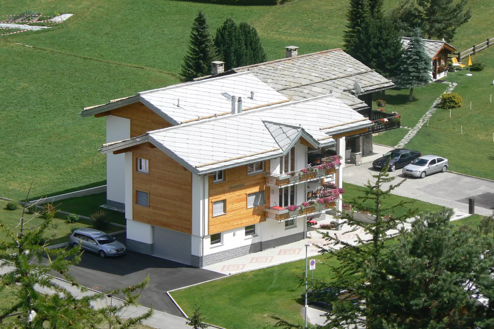Haus Alpenstern Wohnung Distel-Außenbereich Sommer