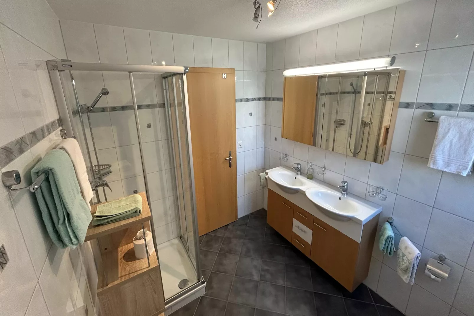 Haus Alpenstern Wohnung Trift-Bathroom