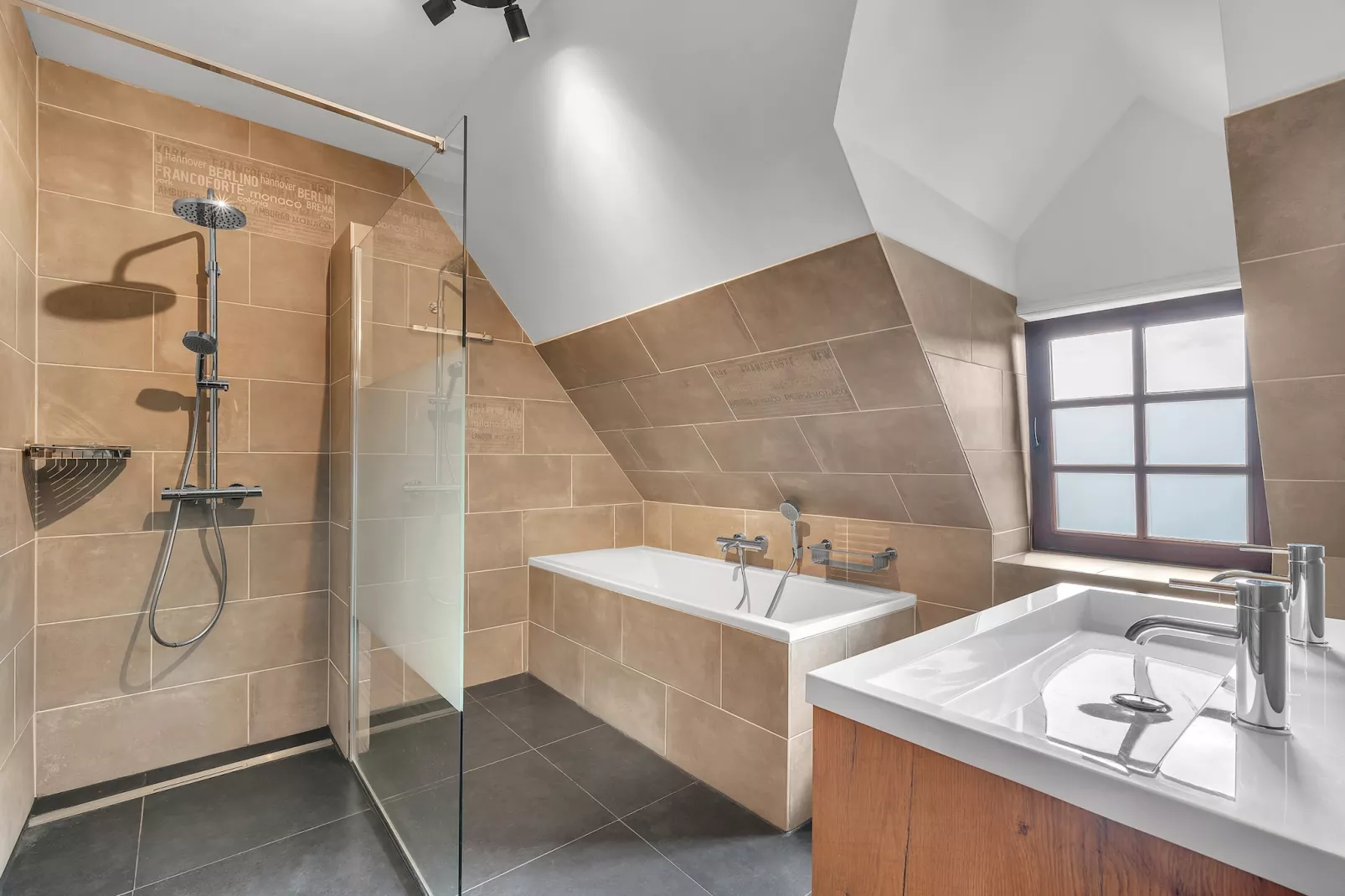 Stupna KSS180-Badezimmer