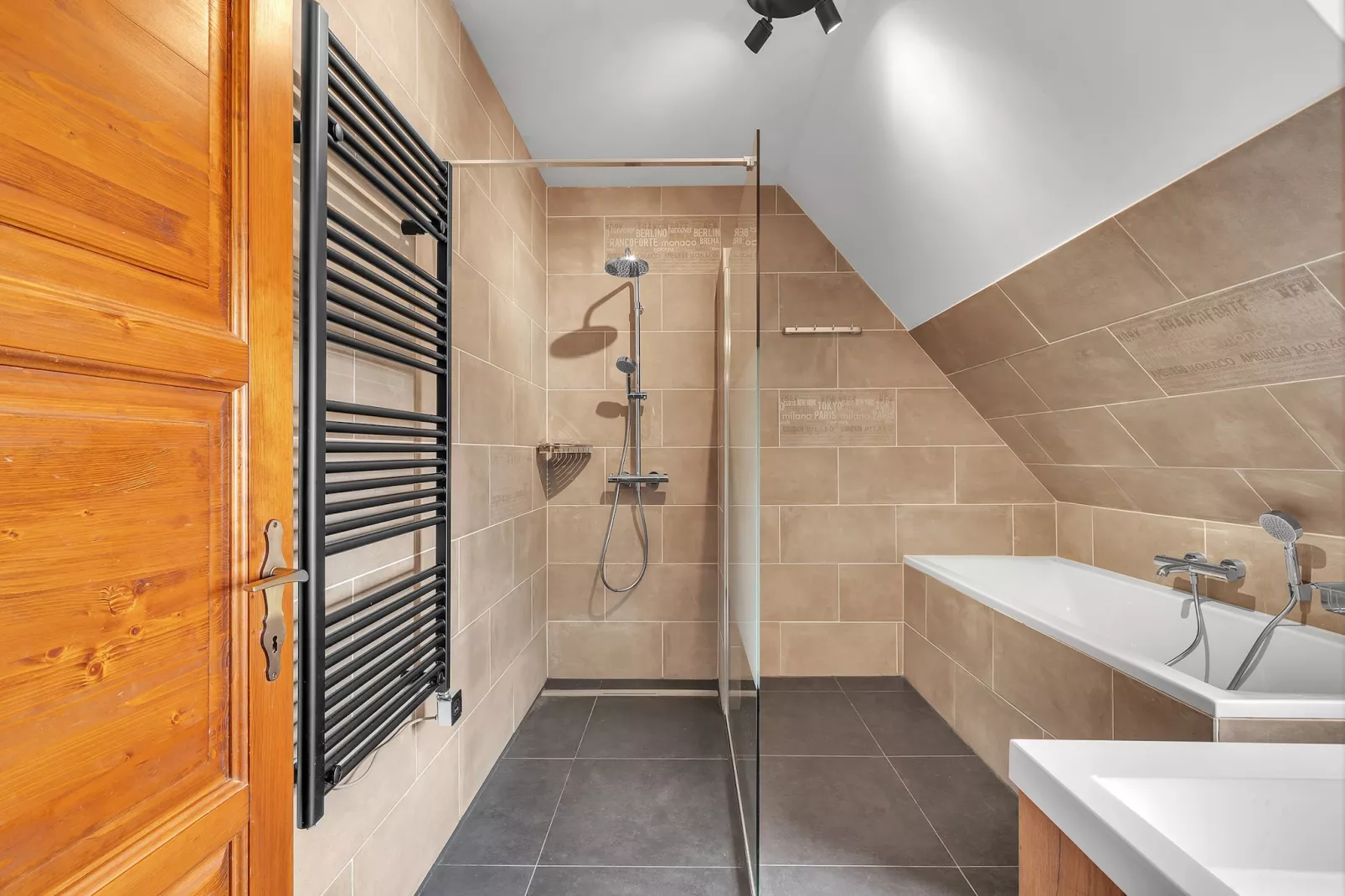 Stupna KSS180-Badezimmer