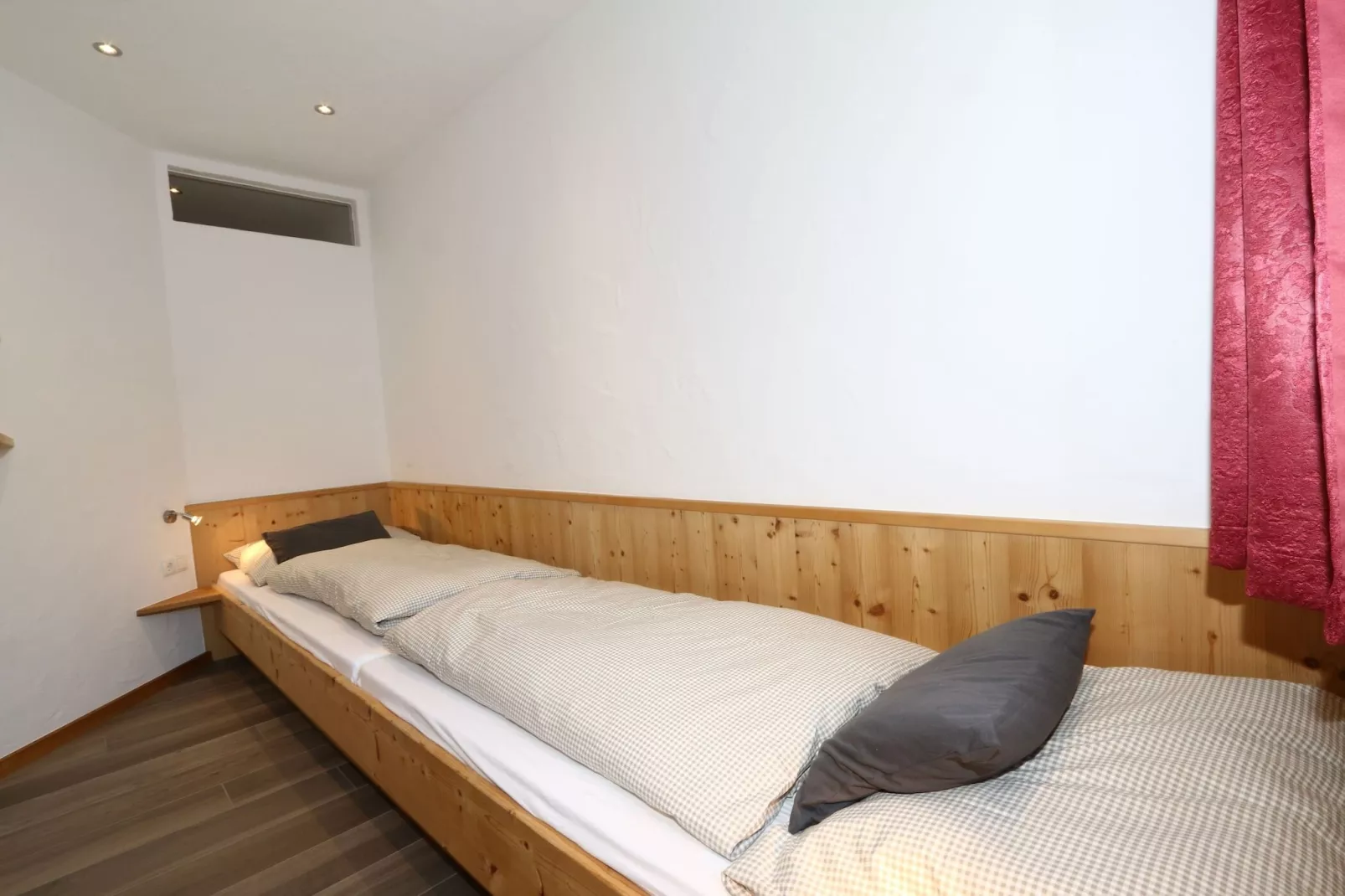 Zirbenstube-Bedroom
