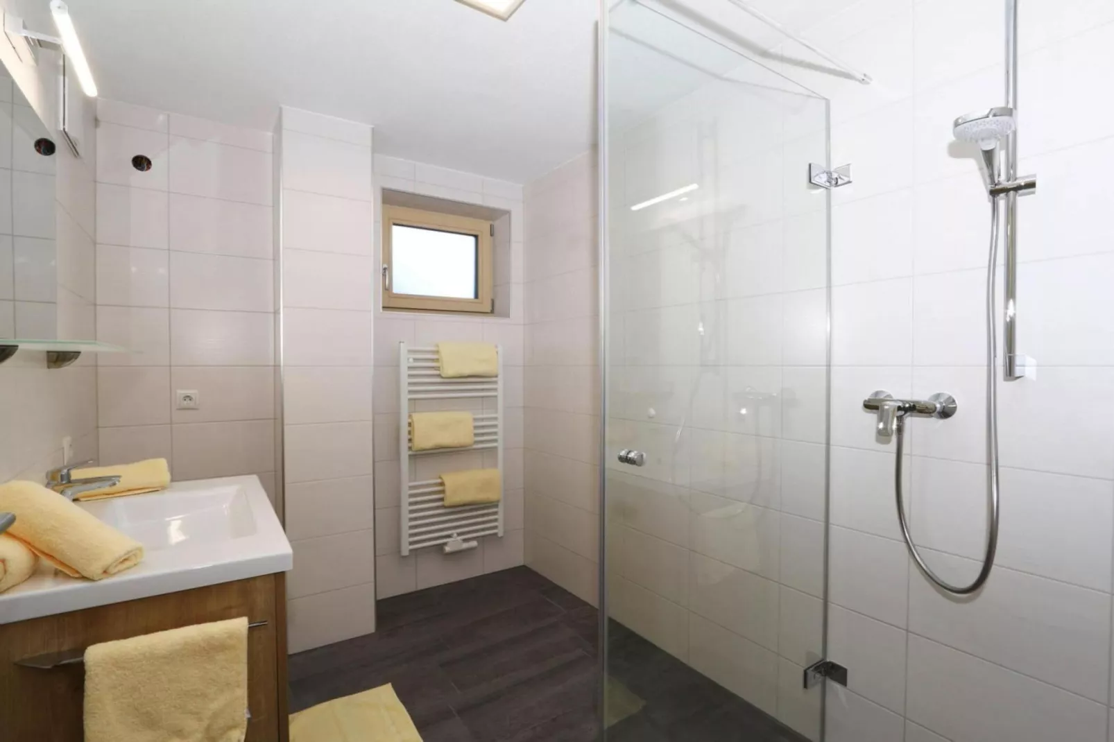Ferienhaus Sturmer-Bathroom