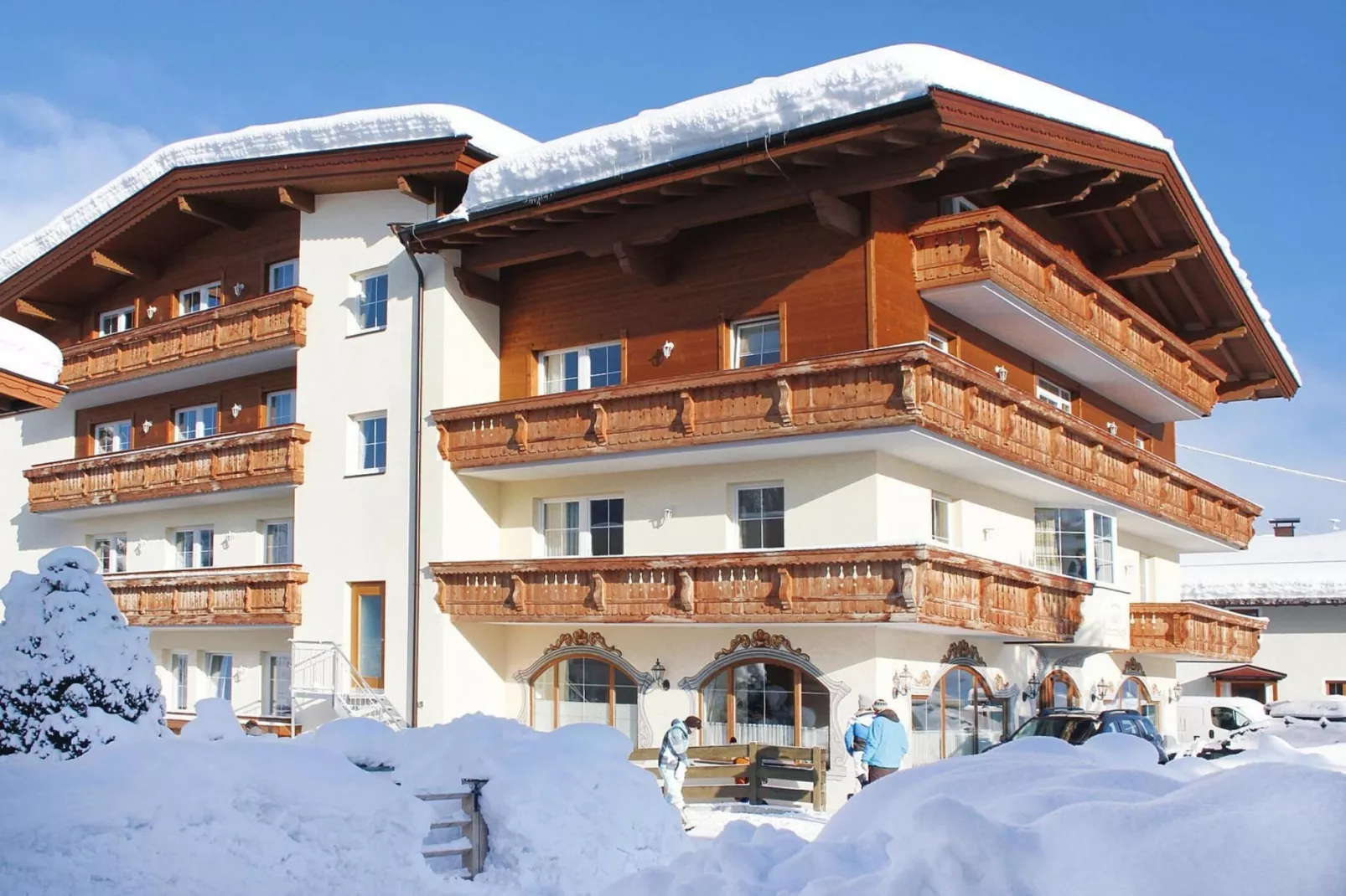 Vicky Apartments-Exterior winter