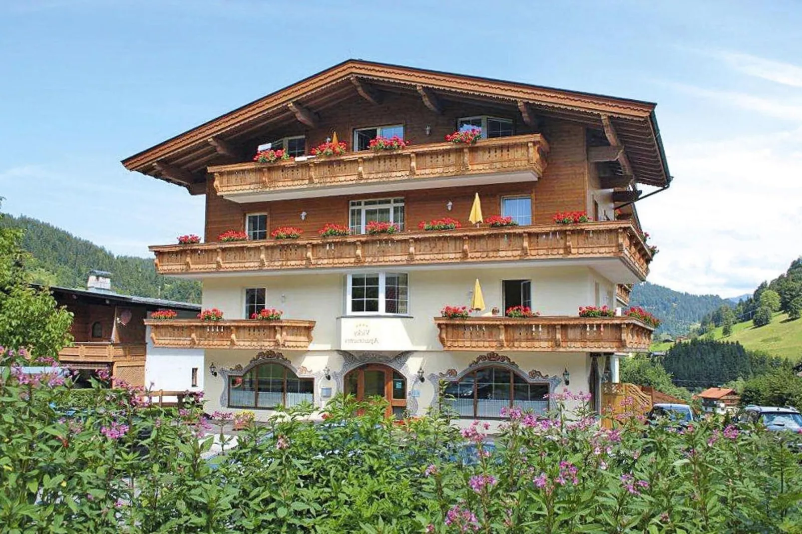 Vicky Apartments-Exterior summer