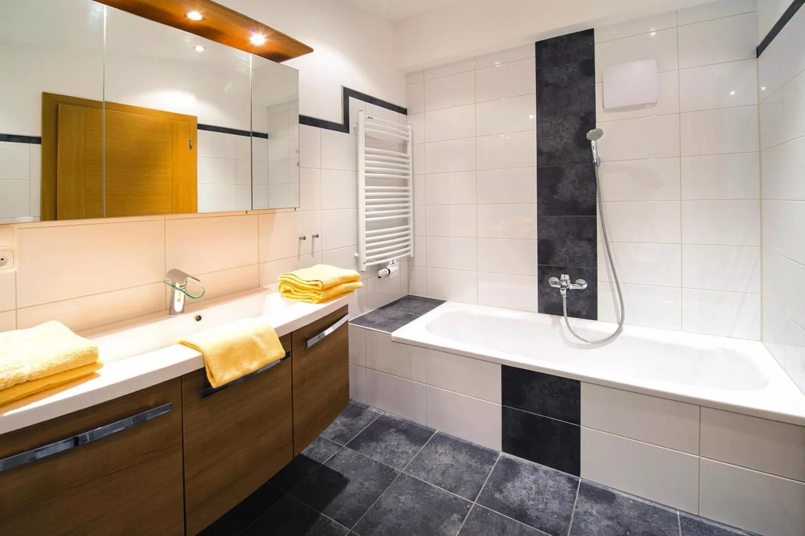 Vicky Apartments-Bathroom