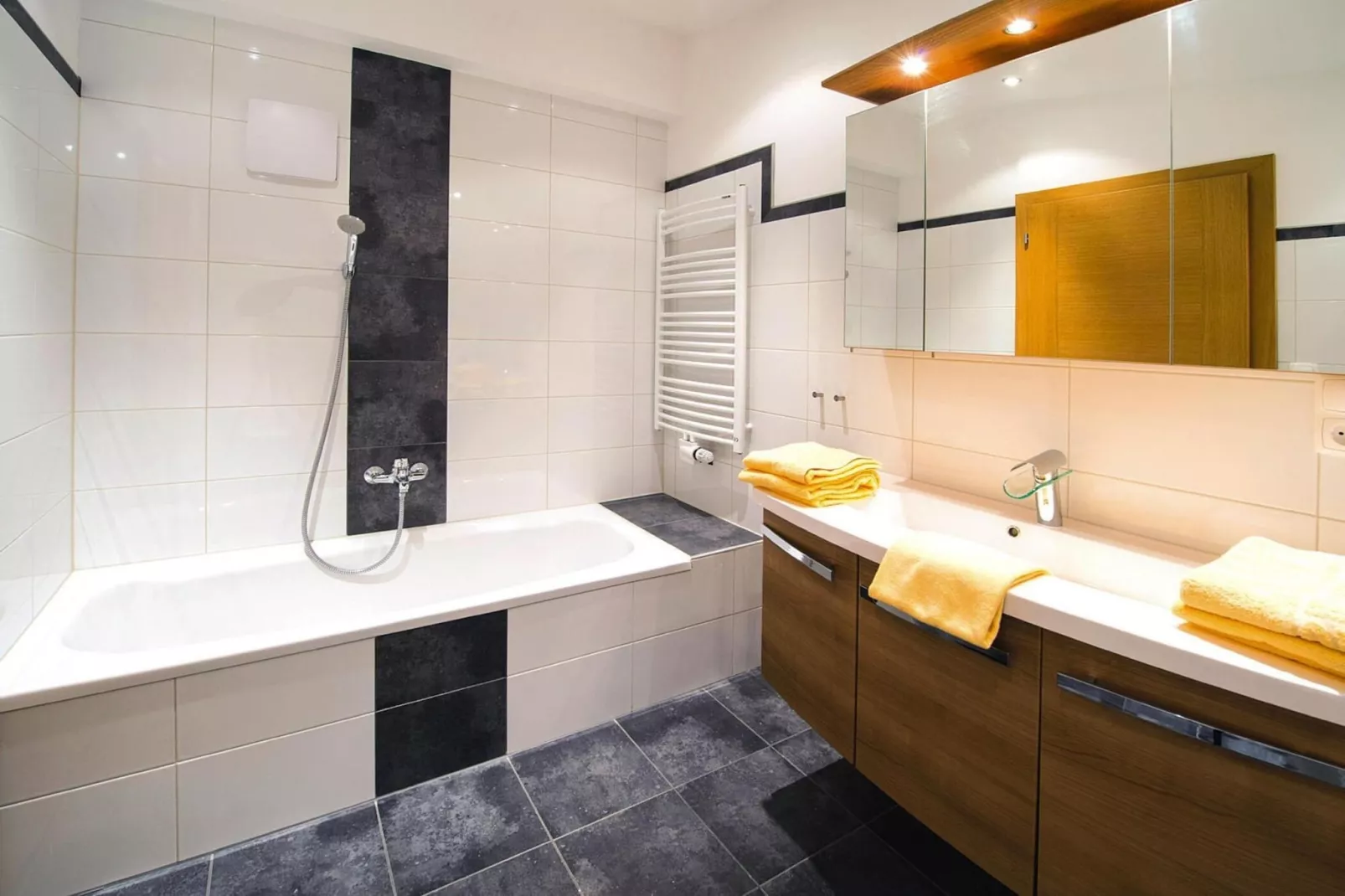 Vicky Apartments-Bathroom