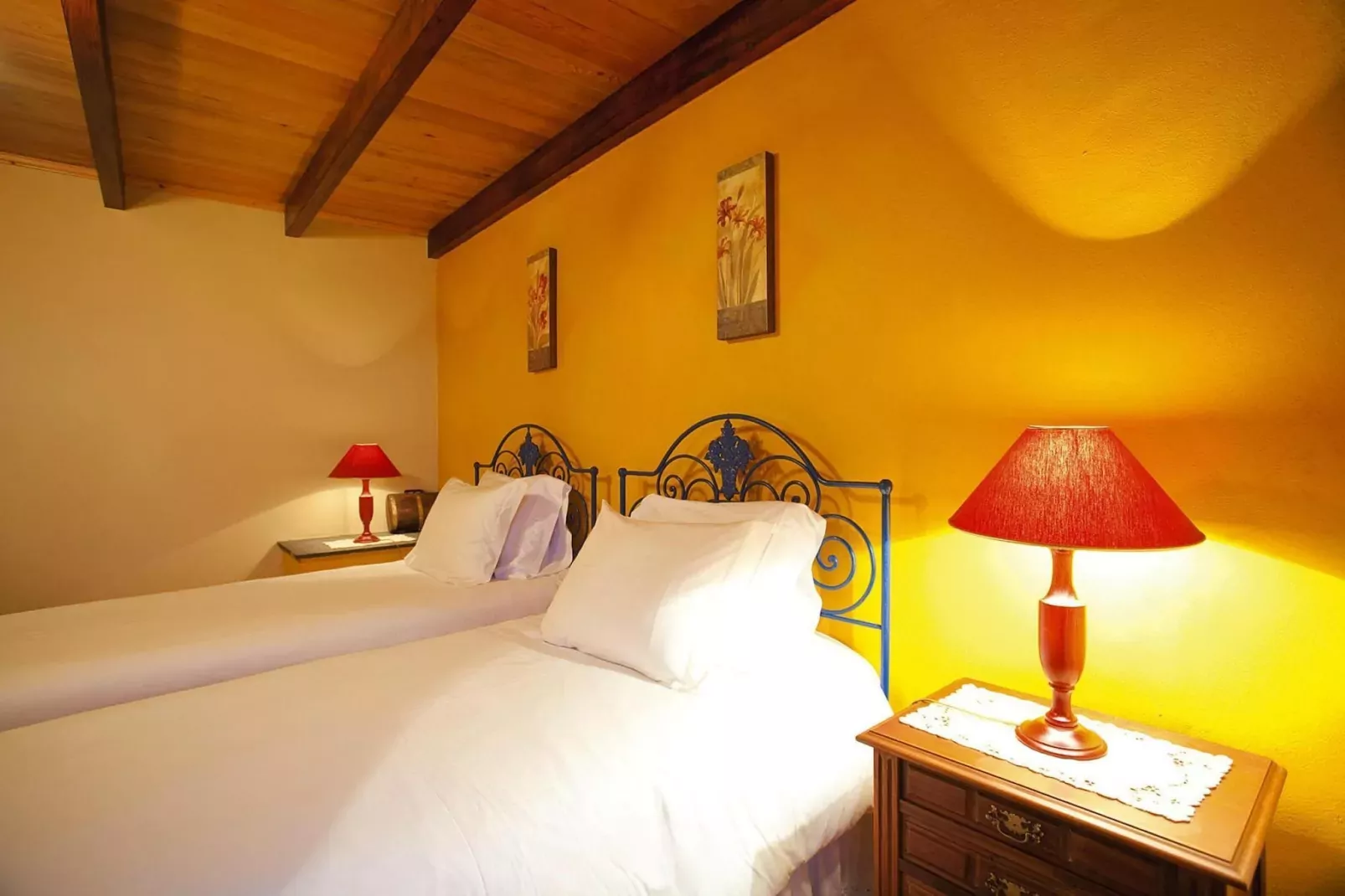 Ferienhäuser Adegas do Pico in Prainha // Adega T2 70-90m2 / sea-Bedroom