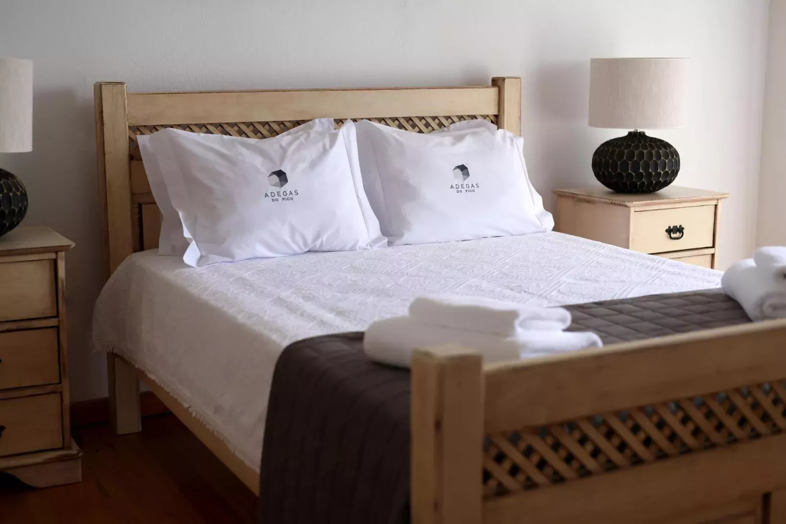 Ferienhäuser Adegas do Pico in Prainha // Adega T2 70-90m2 / sea-Bedroom