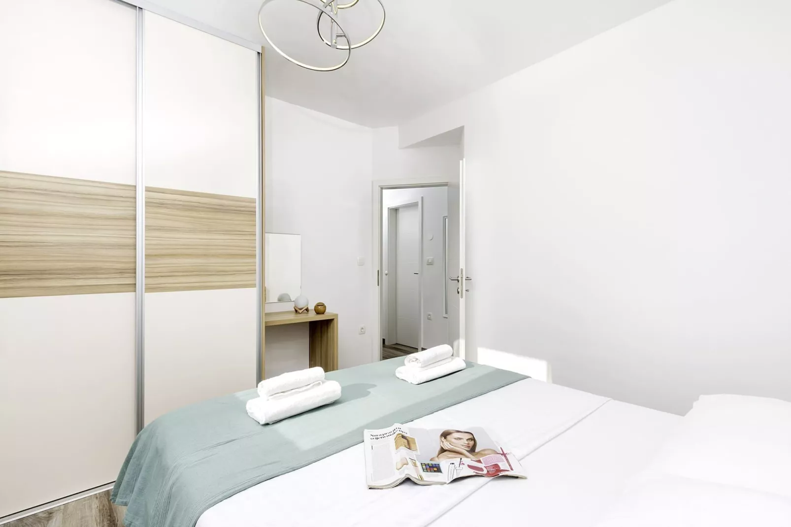 Apartment Volme - Private Pool and Sea View-Schlafzimmer