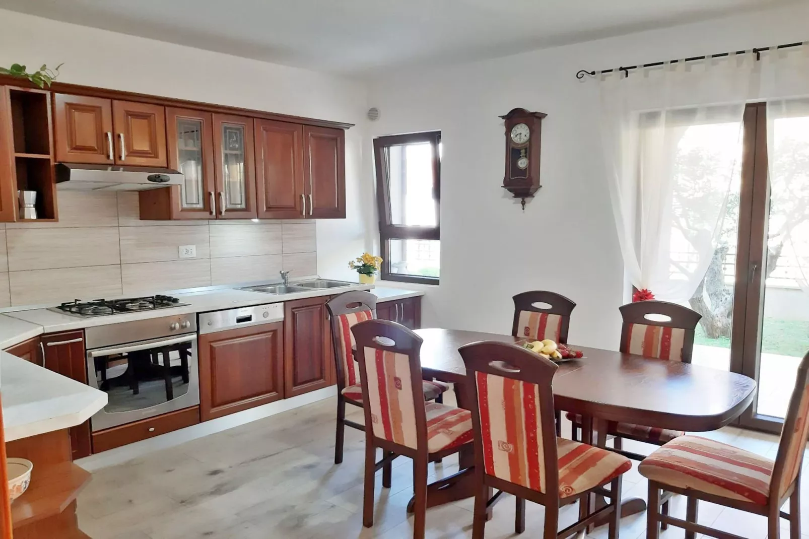 Tina & Denis - Apt Tina with Terrace and Garden-Dining room