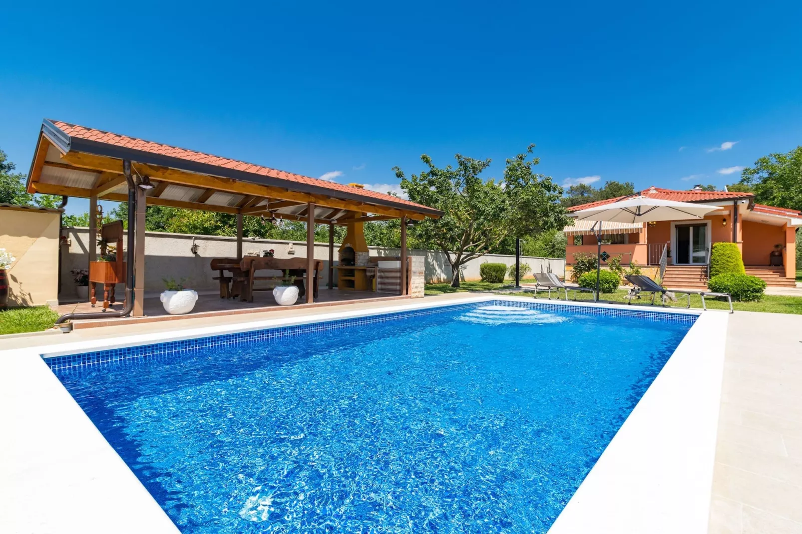 poolofhouse
